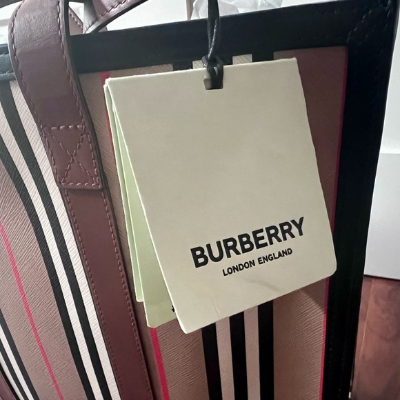 NWT Burberry Small Book Tote Archive Beige retails $1250 - Picture 4 of 16